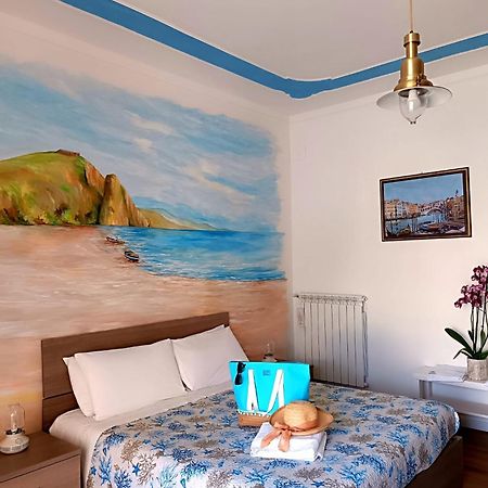 Casa Laura Panzió Terracina Kültér fotó